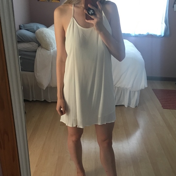 White/cream dress with lace back detailing - Picture 3 of 4